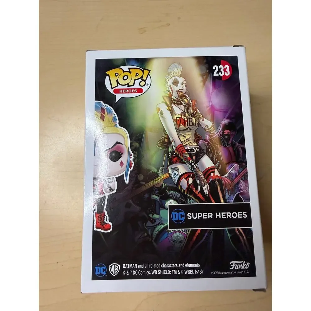 Funko Pop! DC Super Heroes Harley Quinn (And the Skull Bags) Hot Topic Exclusive - Picture 3 of 6
